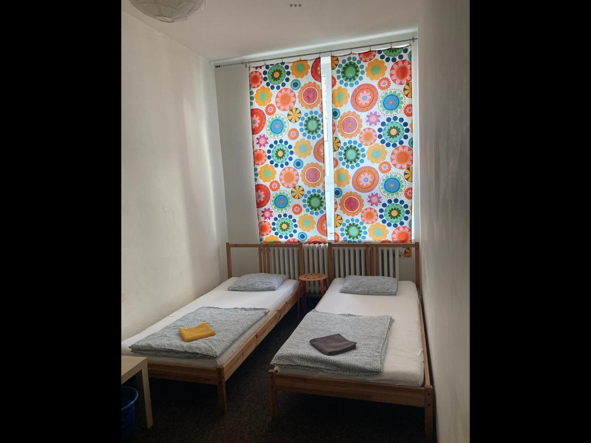 Hostel Praha Ladvi Bagian luar foto