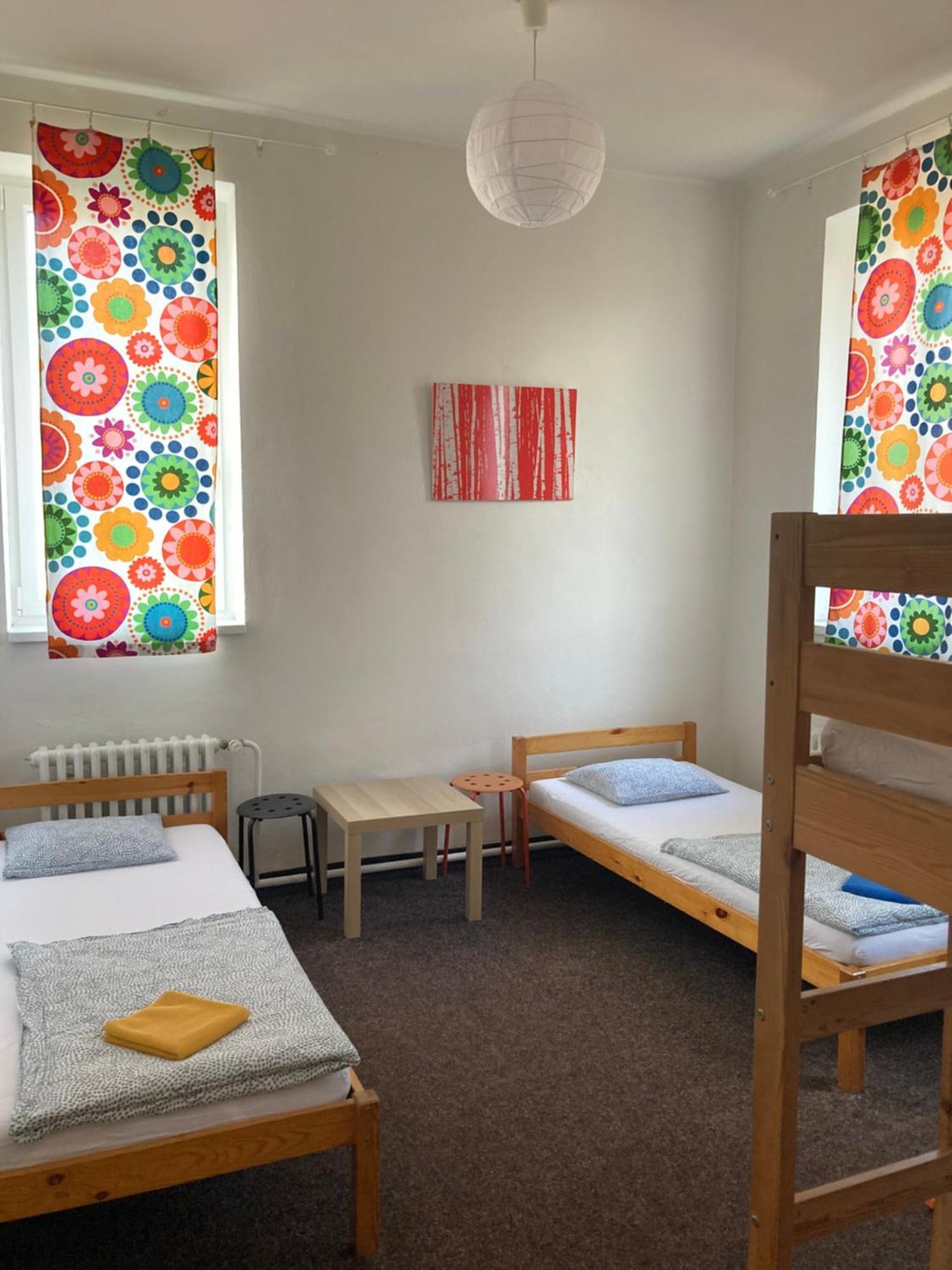 Hostel Praha Ladvi Bagian luar foto