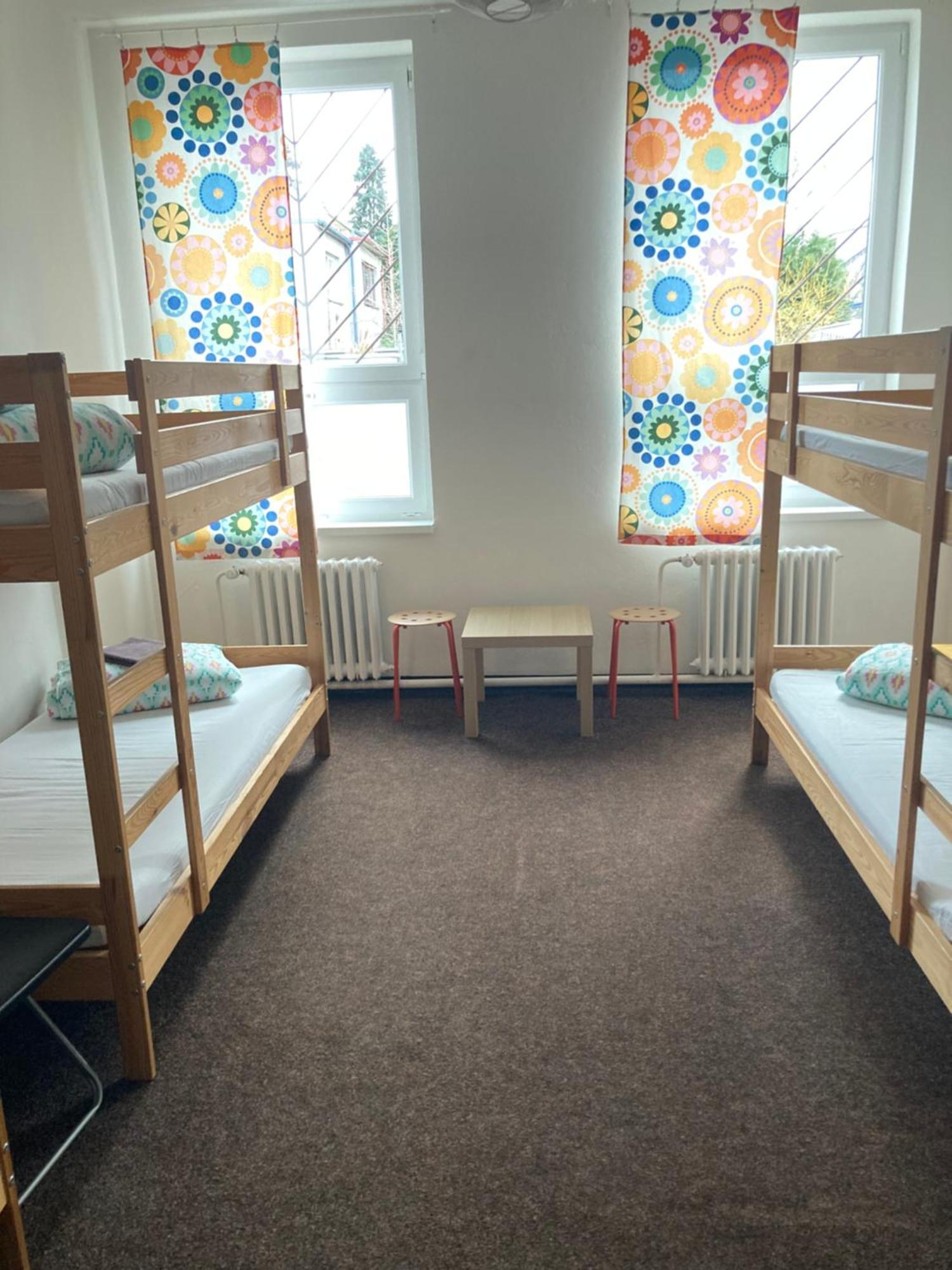 Hostel Praha Ladvi Bagian luar foto